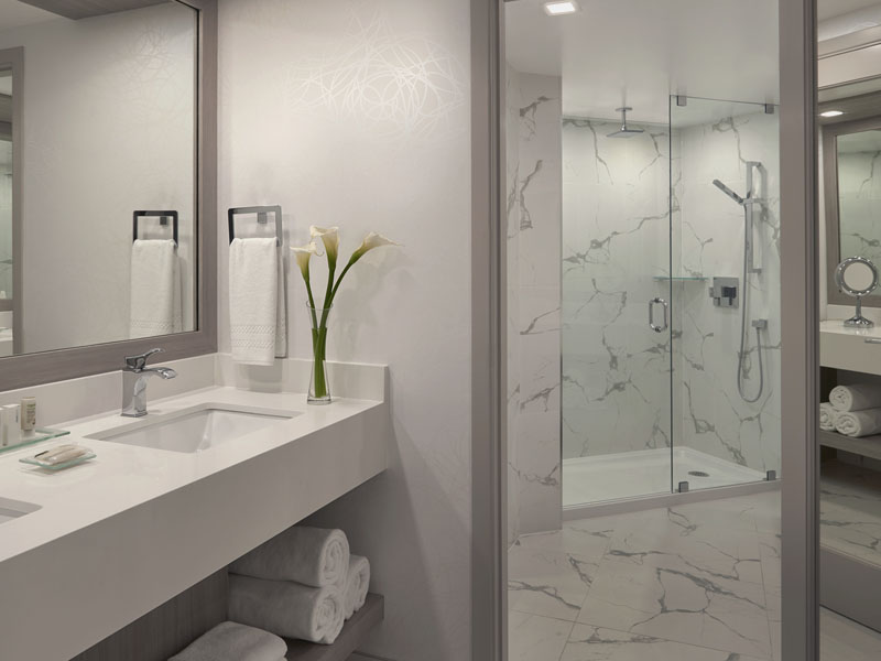 WO Luxury suite bathroom 3 sinks